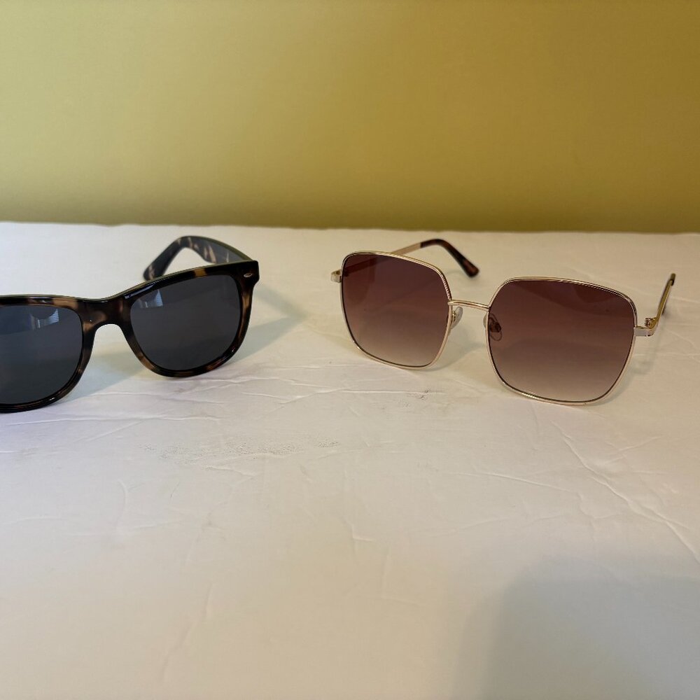 Foster Grant Women's Sunglasses LOT OF 2 SR0622 & SS0119